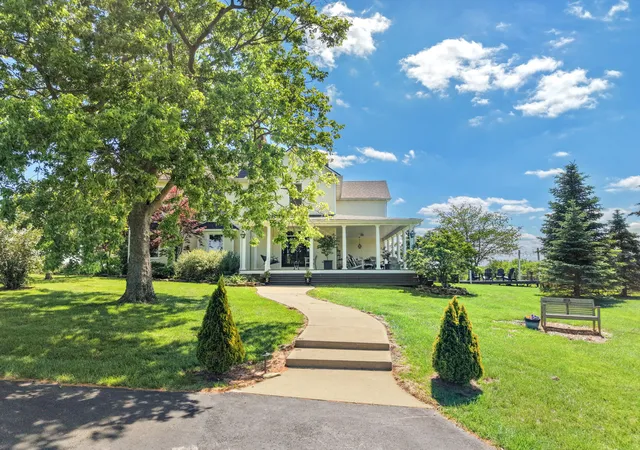 Photo 3 of Single family home for sale at 383 Moran Summit Rd, Richmond, KY 40475 | MLS# 26012748 | Listing updated on 2026-09-21