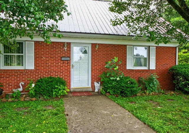 3rd image of 203 Kennedy Ln, Richmond, KY 40475 | MLS# 26012759