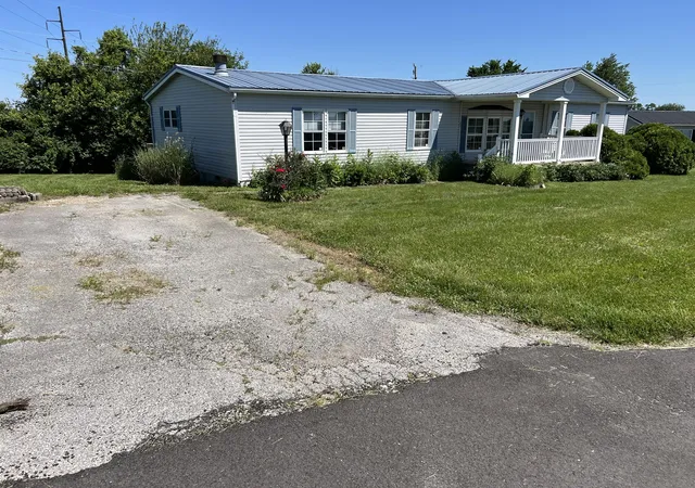 Homes for sale in Flemingsburg, KY | 31 Ridgecrest Cir, Flemingsburg, KY 41041 | MLS# 26012774