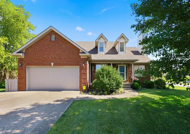 Homes for sale in Frankfort, KY | 101 Kensington Ln, Frankfort, KY 40601 | MLS# 26013098