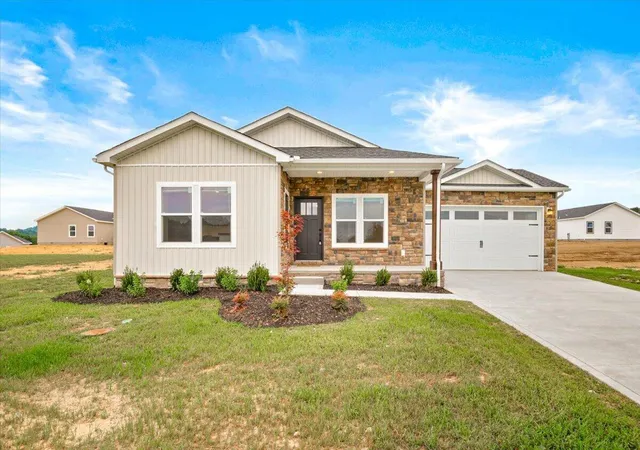 Photo 3 of Single family home for sale at 807 Sam Black Rd, London, KY 40741 | MLS# 26012793 | Listing updated on 2026-08-23
