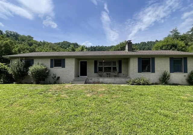 Homes for sale in Flat Lick, KY | 1153 Ky 718, Flat Lick, KY 40935 | MLS# 26013103