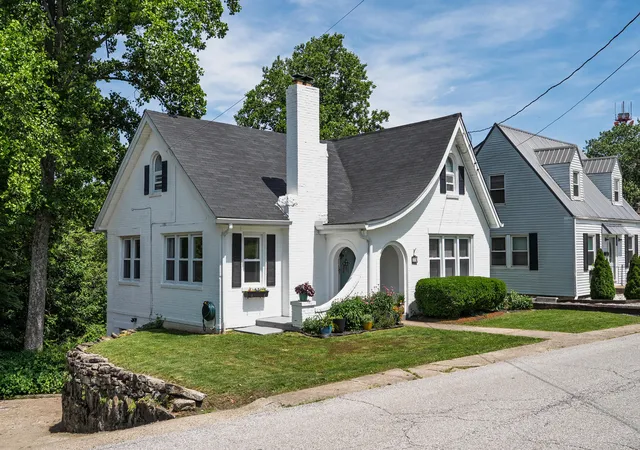 Homes for sale in Williamstown, KY | 118 Cynthiana St, Williamstown, KY 41097 | MLS# 26012822