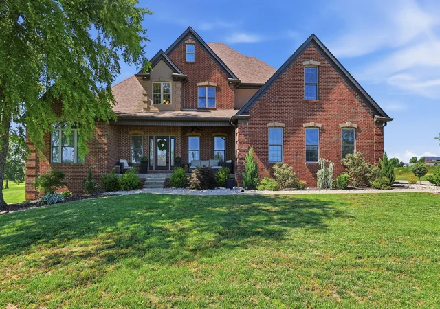 Photo 1 of Sale Pending at 712 Stonebriar Ct, Richmond, KY 40475 | MLS# 26015114 | Listing updated on 2026-09-09