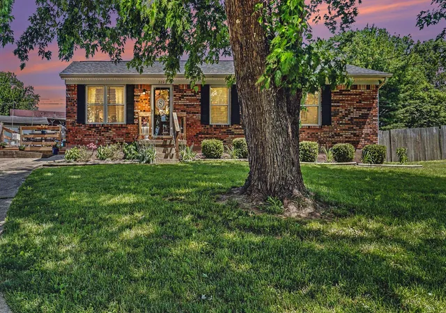 Homes for sale in Paris, KY | 229 Hill N Dell Rd, Paris, KY 40361 | MLS# 26013040