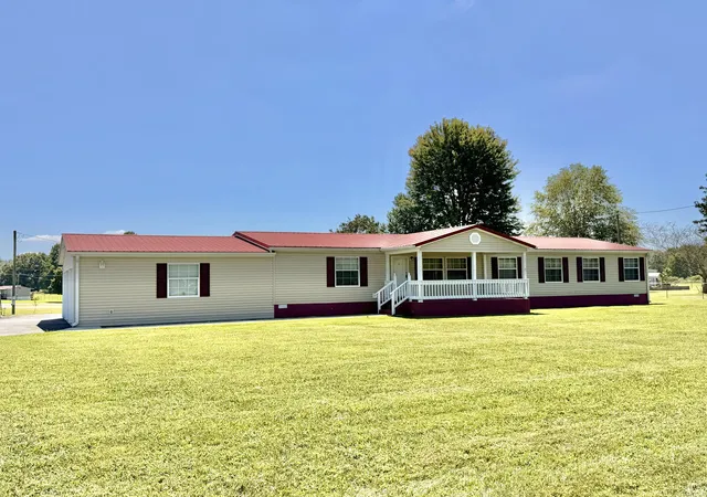 Photo 1 of Single family home for sale at 524 Parks Ridge Rd, Russell Springs, KY 42642 | MLS# 26012873 | Listing updated on 2026-08-31