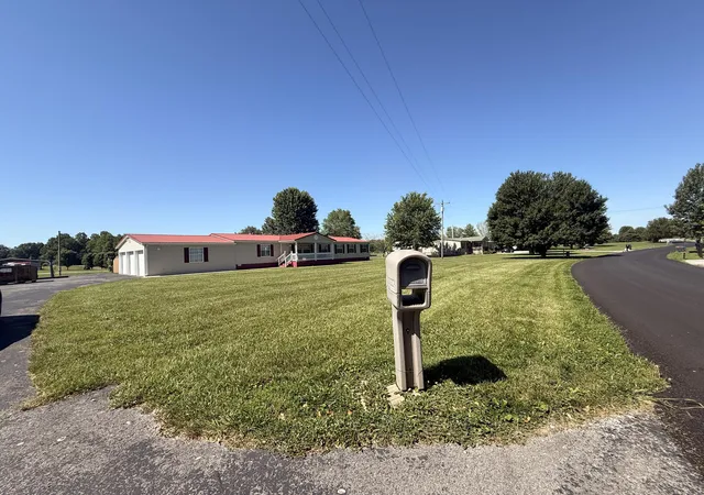 Homes for sale in Russell Springs, KY | 524 Parks Ridge Rd, Russell Springs, KY 42642 | MLS# 26012873