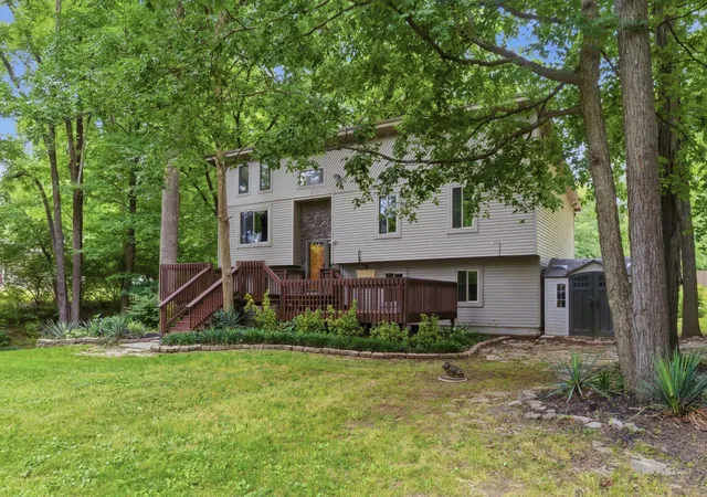 Homes for sale in Lawrenceburg, KY | 107 Woodlane Cir, Lawrenceburg, KY 40342 | MLS# 26012919