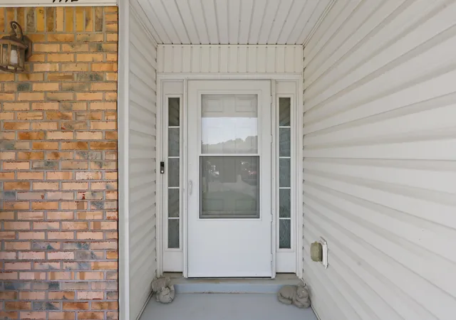 Homes for sale in Frankfort, KY | 1112 Wood Glen Dr, Frankfort, KY 40601 | MLS# 26012934