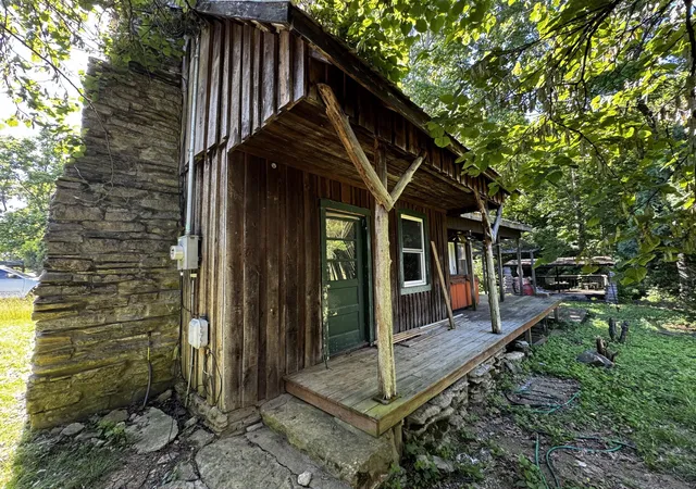 Photo 3 of Sale Pending at 2971 Pottsville Rd, Springfield, KY 40069 | MLS# 26012994 | Listing updated on 2026-09-28