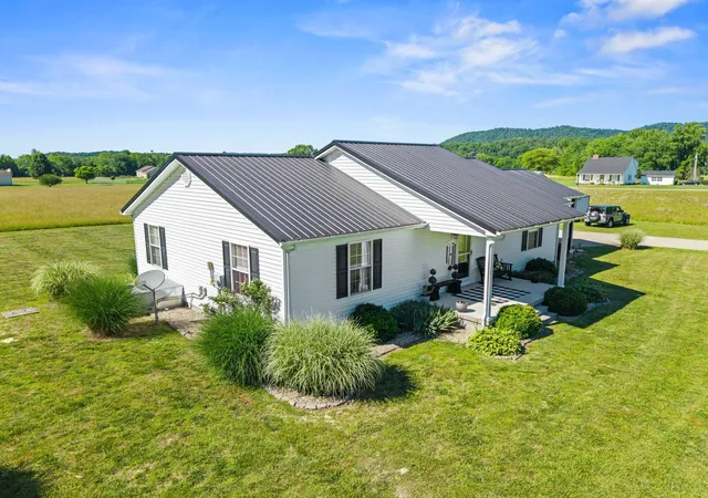 Homes for sale in Clay City, KY | 15 Rose Ln, Clay City, KY 40312 | MLS# 26012990