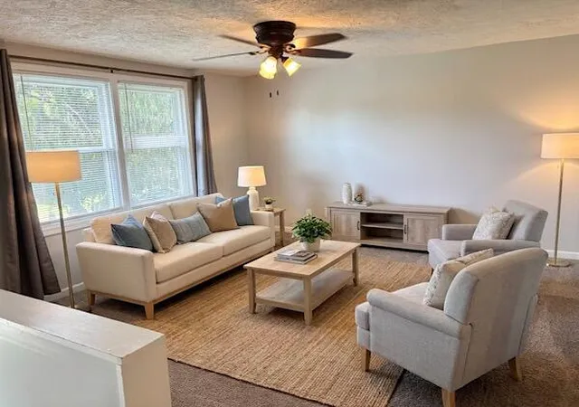 Photo 3 of Sale Pending at 4417 Sussex Ct, Louisville, KY 40241 | MLS# 26013012 | Listing updated on 2026-08-31