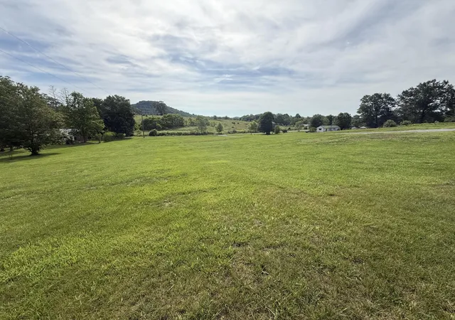 Homes for sale in Hustonville, KY | 8015 Kentucky 198, Hustonville, KY 40437 | MLS# 26013025