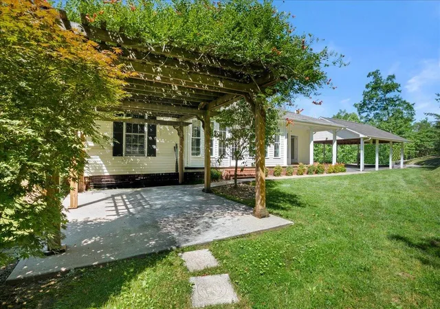 Homes for sale in Manchester, KY | 342 Jarve Hollow Rd, Manchester, KY 40962 | MLS# 26013079