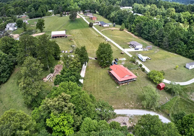 Homes for sale in Woodbine, KY | 978 State Hwy 1064, Woodbine, KY 40771 | MLS# 26013071