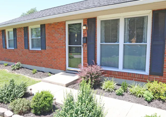 Homes for sale in Lexington, KY | 215 Mandalay Rd, Lexington, KY 40504 | MLS# 26013299