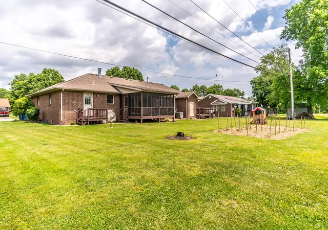 2nd image of 128 S Cumberland St, Berea, KY 40403 | MLS# 26013333