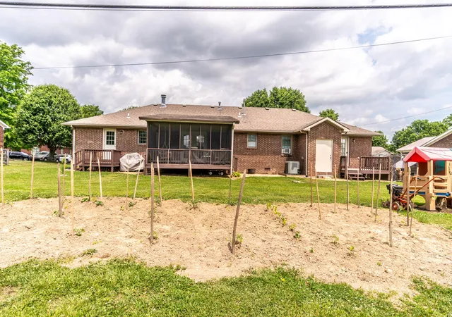 38th image of 128 S Cumberland St, Berea, KY 40403 | MLS# 26013333