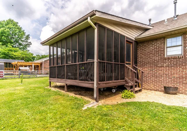 Photo 4 of Single family home for sale at 128 S Cumberland St, Berea, KY 40403 | MLS# 26013333 | Listing updated on 2026-06-15