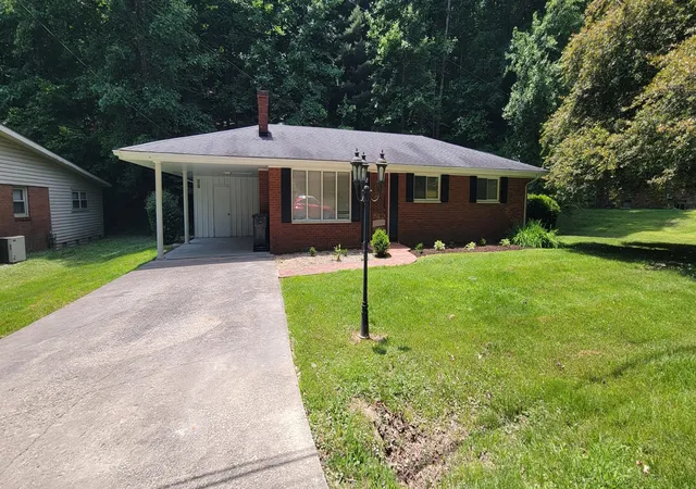 Photo 3 of Sale Pending at 1217 Knapp Ave, Morehead, KY 40351 | MLS# 26013085 | Listing updated on 2026-08-18