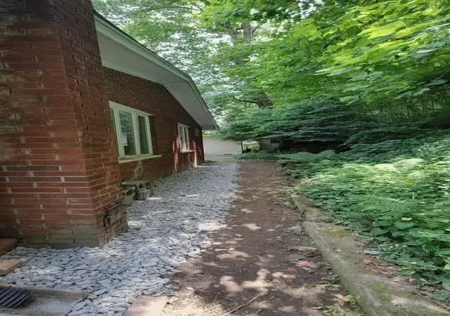 Photo 3 of Sale Pending at 1217 Knapp Ave, Morehead, KY 40351 | MLS# 26013085 | Listing updated on 2026-08-18
