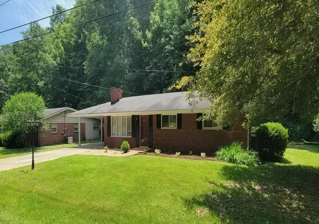 Photo 4 of Sale Pending at 1217 Knapp Ave, Morehead, KY 40351 | MLS# 26013085 | Listing updated on 2026-08-18