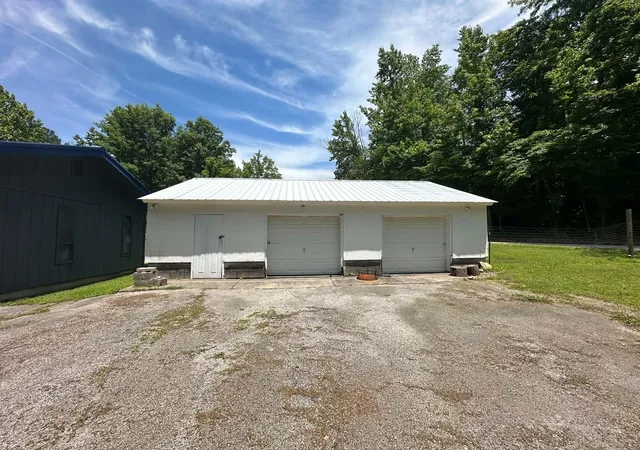 Homes for sale in Fourmile, KY | 49 Moore Creek Rd, Fourmile, KY 40939 | MLS# 26013108