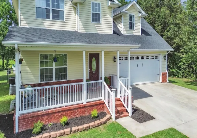Homes for sale in Science Hill, KY | 140 Estates Dr, Science Hill, KY 42553 | MLS# 26013095