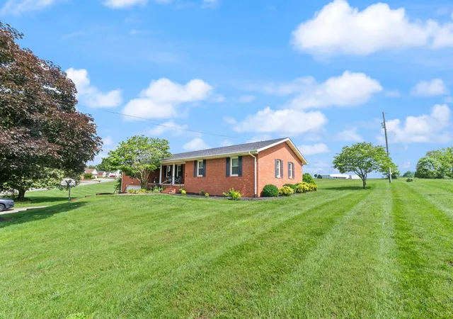 Homes for sale in Somerset, KY | 1314 Kit Cowan Rd, Somerset, KY 42501 | MLS# 26013185