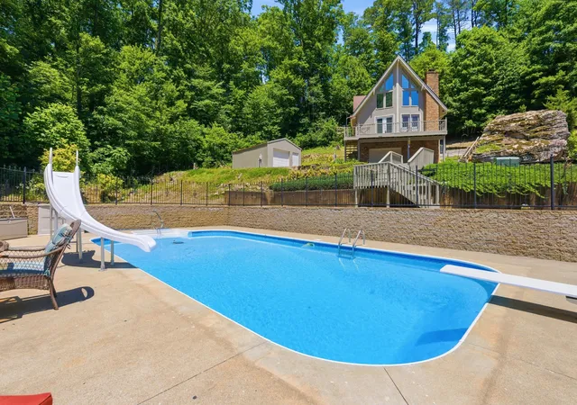 Homes for sale in East Bernstadt, KY | 832 Cliffs Edge Rd, East Bernstadt, KY 40729 | MLS# 26013112