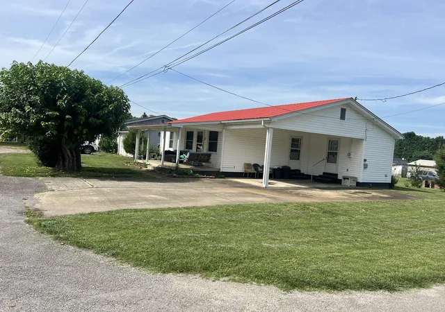 Homes for sale in Monticello, KY | 12 Maple St, Monticello, KY 42633 | MLS# 26013255