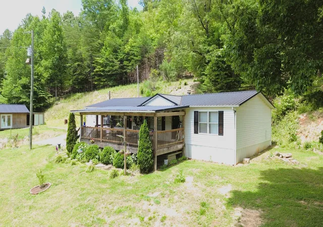 Homes for sale in Barbourville, KY | 1041 State Hwy 1809, Barbourville, KY 40906 | MLS# 26013595