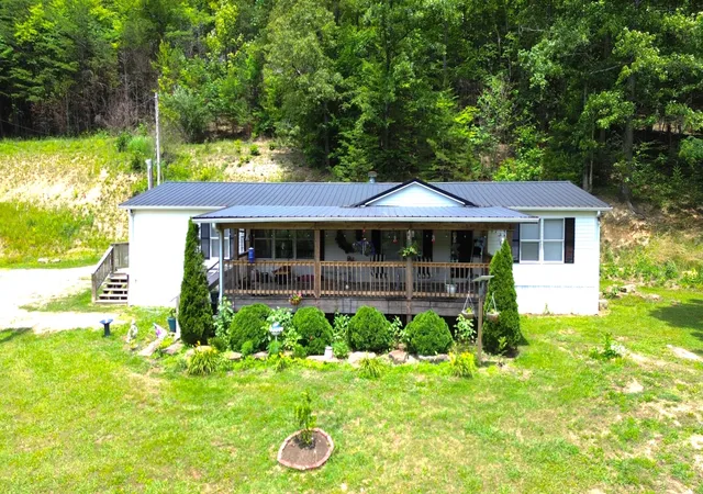 Homes for sale in Barbourville, KY | 1041 State Hwy 1809, Barbourville, KY 40906 | MLS# 26013595