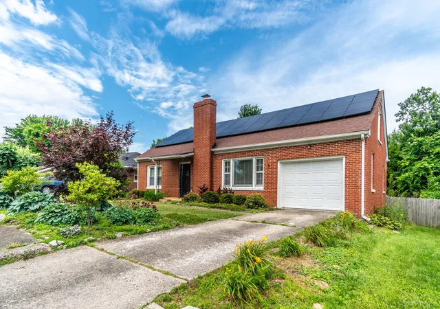 3rd image of 120 Windsor Dr, Winchester, KY 40391 | MLS# 26013563