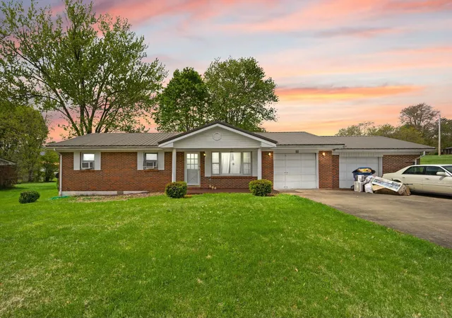 Homes for sale in Somerset, KY | 11 Circle Dr, Somerset, KY 42501 | MLS# 26013216