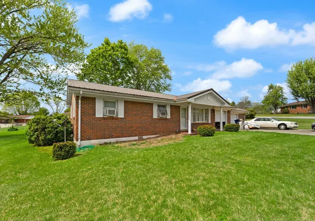 Homes for sale in Somerset, KY | 11 Circle Dr, Somerset, KY 42501 | MLS# 26013216