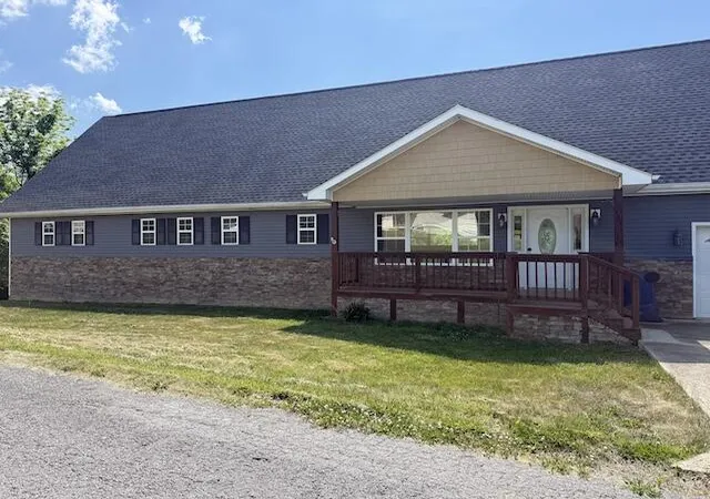 Homes for sale in Middlesboro, KY | 717 S 27th St, Middlesboro, KY 40965 | MLS# 26013256