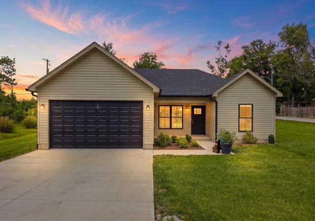 Homes for sale in Lawrenceburg, KY | 200 Evergreen Dr, Lawrenceburg, KY 40342 | MLS# 26013737