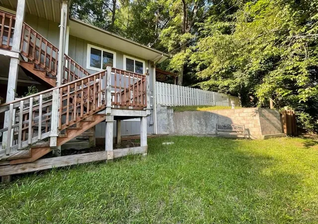 Homes for sale in Middlesboro, KY | 116 Edgewood Rd, Middlesboro, KY 40965 | MLS# 26013326
