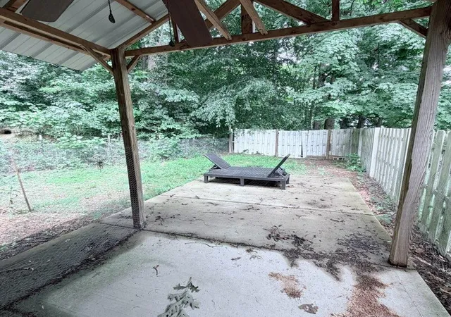 Homes for sale in Middlesboro, KY | 116 Edgewood Rd, Middlesboro, KY 40965 | MLS# 26013326