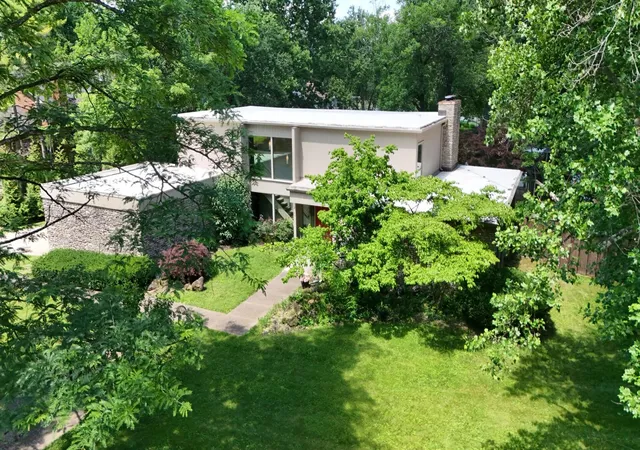 1st image of 2049 Lakeside Dr, Lexington, KY 40502 | MLS# 26015186