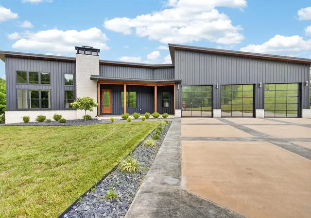 Photo 3 of Sale Pending at 75 Deer Chase Rd, Danville, KY 40422 | MLS# 26013575 | Listing updated on 2026-10-02