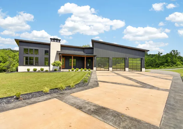 Photo 4 of Sale Pending at 75 Deer Chase Rd, Danville, KY 40422 | MLS# 26013575 | Listing updated on 2026-10-02