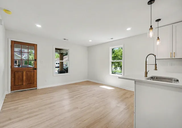 Photo 3 of Sale Pending at 321 Preston Ave, Lexington, KY 40502 | MLS# 26014747 | Listing updated on 2026-08-17