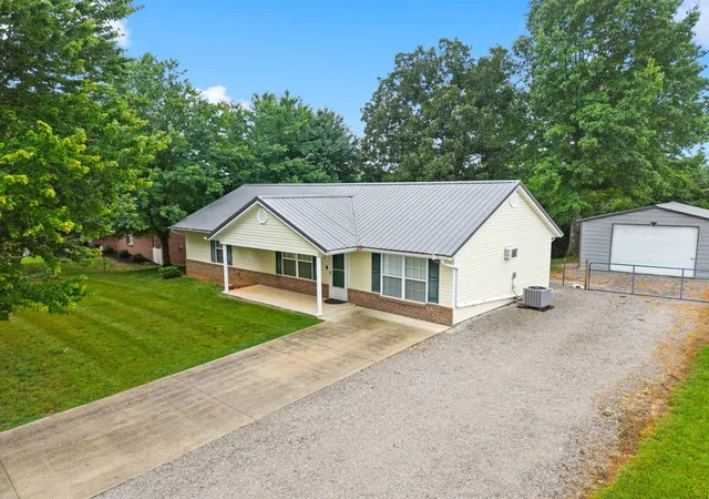 Homes for sale in Somerset, KY | 85 Falcon View Trl, Somerset, KY 42501 | MLS# 26013367