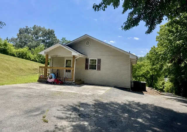 Homes for sale in Heidrick, KY | 17 Sunny Brook Rd, Heidrick, KY 40949 | MLS# 26013386
