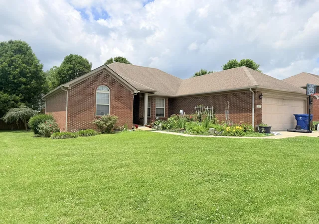 Photo 1 of Single family home for sale at 113 Legacy Dr, Berea, KY 40403 | MLS# 26013391 | Listing updated on 2026-10-13