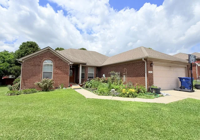 Photo 2 of Single family home for sale at 113 Legacy Dr, Berea, KY 40403 | MLS# 26013391 | Listing updated on 2026-10-13