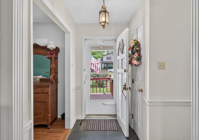 Photo 3 of Sale Pending at 520 Andrea Dr, Lexington, KY 40503 | MLS# 26014833 | Listing updated on 2026-09-15