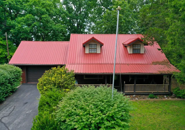 Homes for sale in Burnside, KY | 946 E Lakeshore Dr, Burnside, KY 42519 | MLS# 26013426